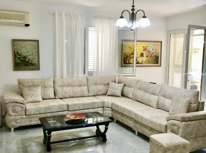 With Enchanting Garden 格勒姆