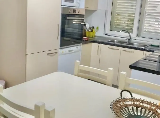 With Enchanting Garden 公寓 格勒姆