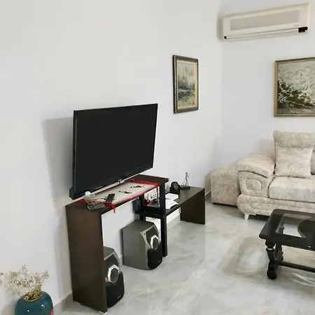 Golem With Enchanting Garden Apartament *