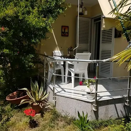Golem With Enchanting Garden * Golem (Tirana)