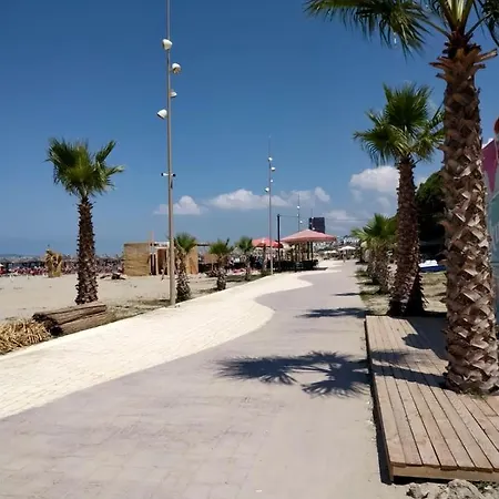 Apartament With Enchanting Garden *