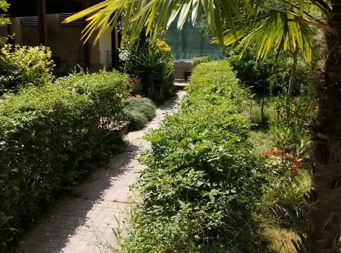 With Enchanting Garden Lejlighed *